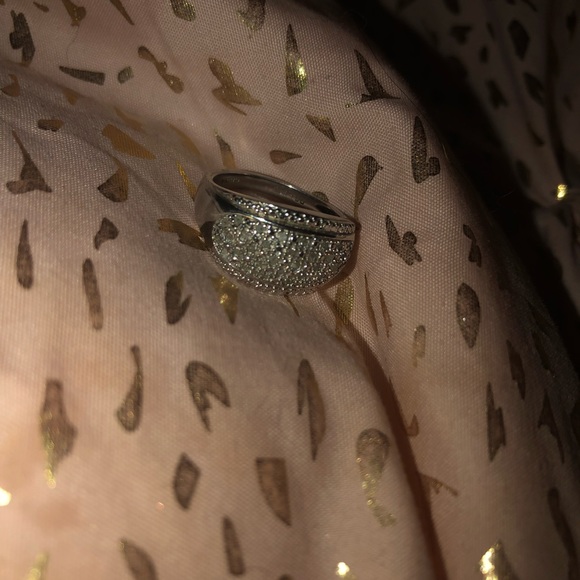 Diamond Encrusted Ring - New - Picture 5 of 6
